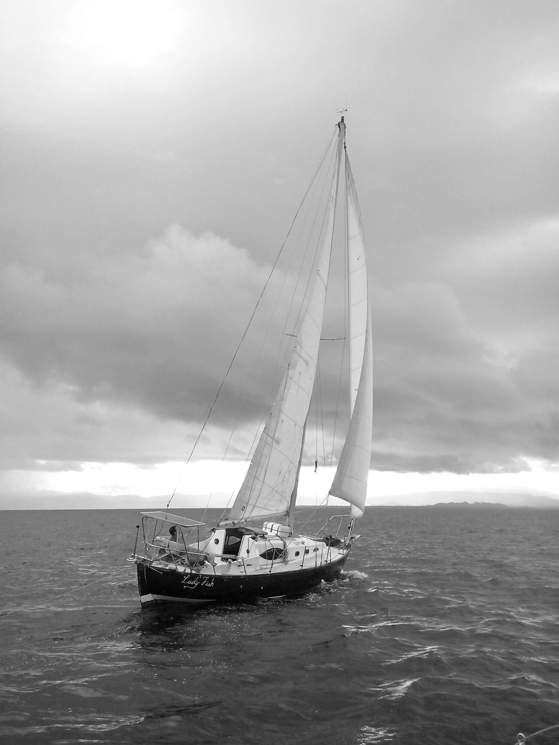 Lady Fish, mi velero Sagitta 30, navegando a vela